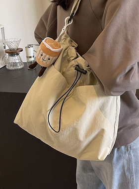 休闲大包包女2025新款时尚布包单肩包大容量托特包上课通勤斜挎包