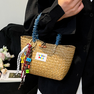 海边度假包包2026新款 潮流行手工编织菜篮子女包大容量手拎草编包