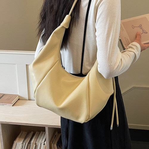 2026新款大容量时尚百搭斜挎包