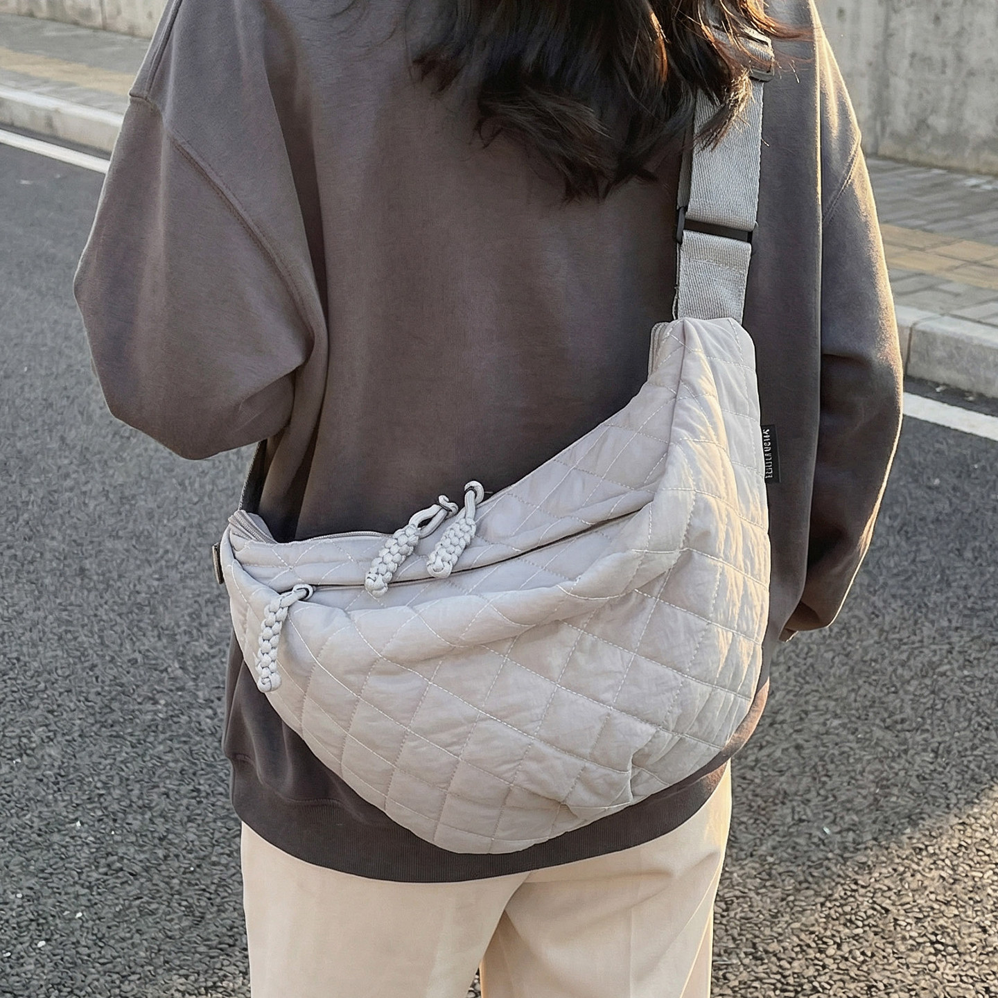 菱格饺子包包女式2025新款潮休闲大容量单肩斜挎包学生上课通勤包