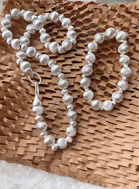 法式简约精致鎏金车花猫眼项链女小众时尚重工实心吊坠轻奢锁骨链