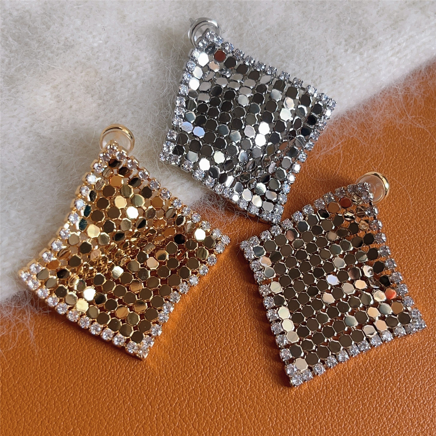 法式气质时尚百搭通勤精致几何菱形耳钉女小众设计感金属亮片耳环