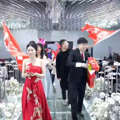 【现货】辣条婚礼互动小礼品结婚拍照道具华子烟盒辣条超大盒