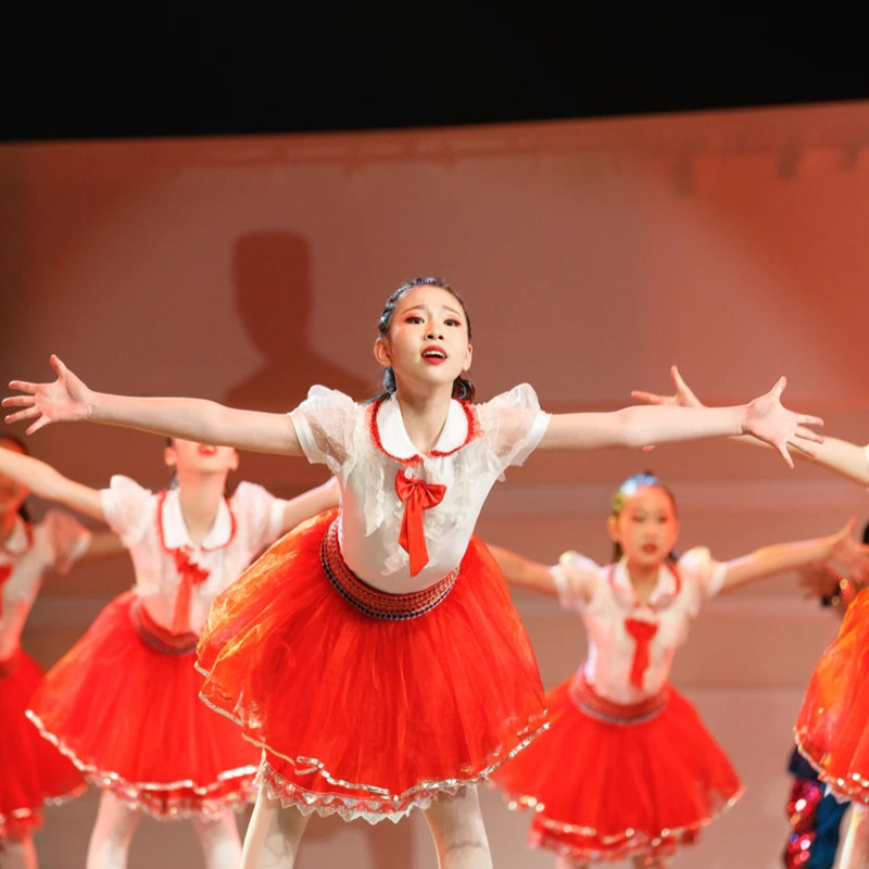 第十一届小荷风采云拥抱儿童舞蹈演出国庆元旦红领巾表演服蓬蓬裙