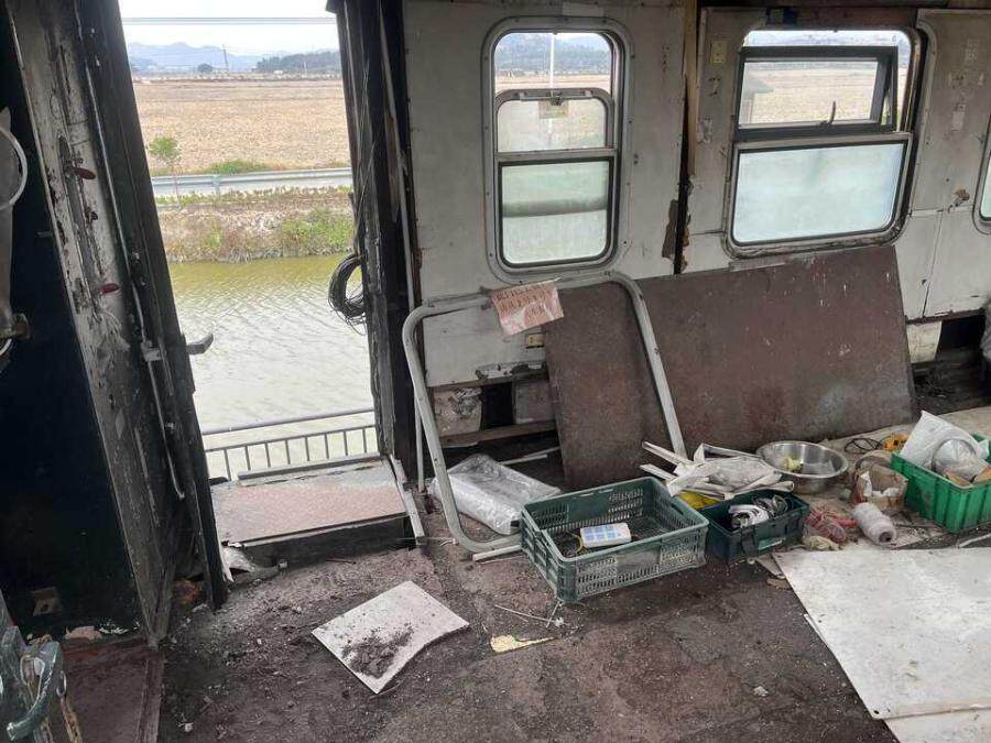 变卖佛山市晟凡生态农业有限公司所有的位于佛山市高明区明城镇万亩稻田的火车餐厅（靠车尾部分共7节车厢）