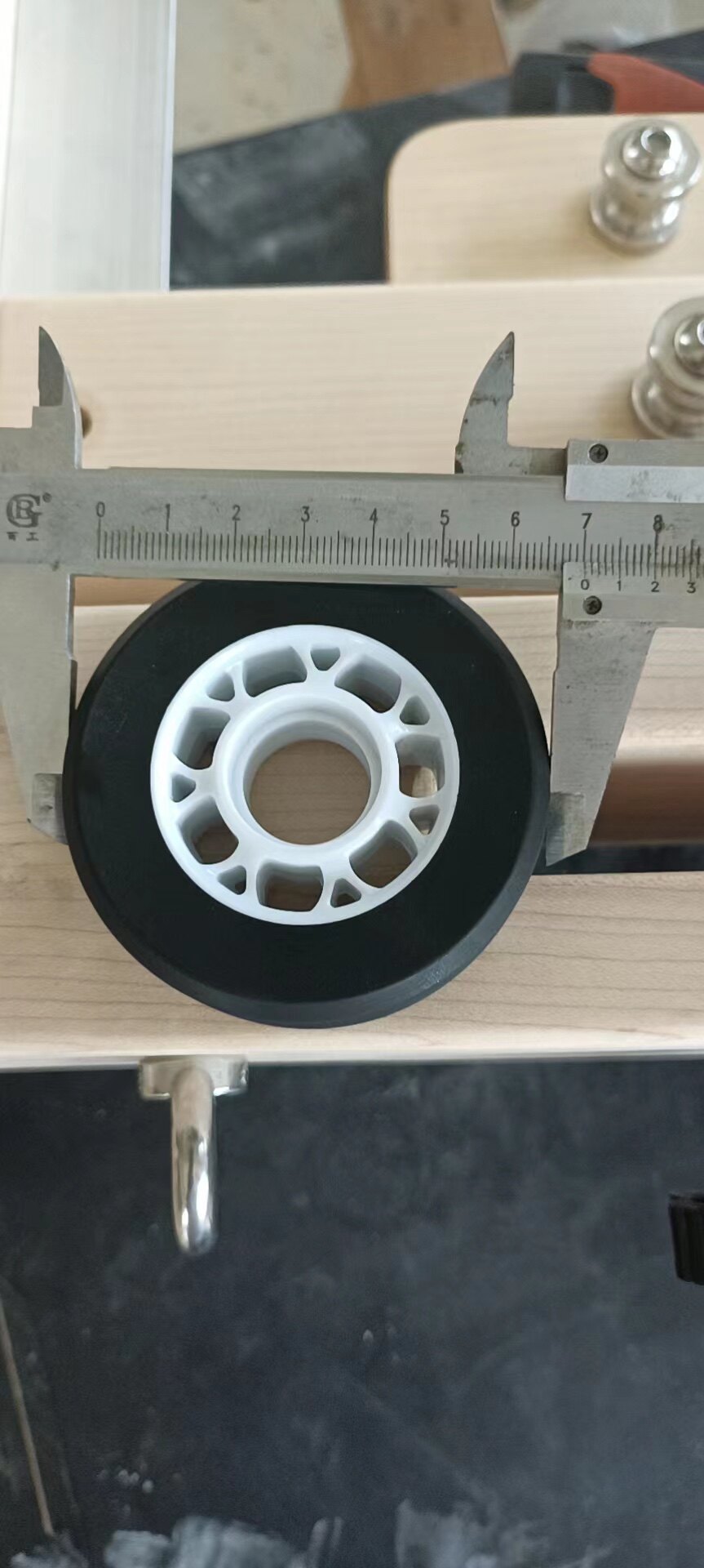 高分子静音顺滑耐磨一恋专用滑轮图片