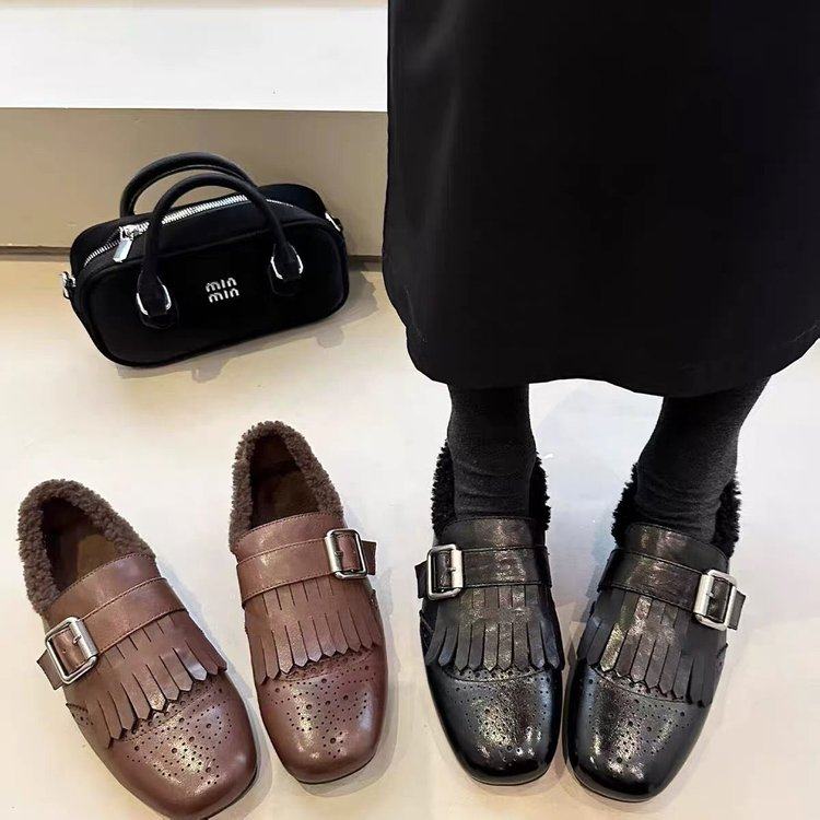 英伦流苏小皮鞋女复古布洛克雕花秋冬新款加绒平底休闲乐福鞋单鞋,女鞋,深口单鞋,淘宝优惠券,粉丝福利购,淘宝优惠卷