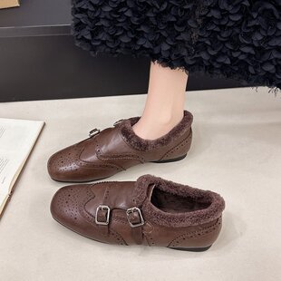 软底软面加绒小皮鞋女棉鞋2025冬季新款复古皮带扣雕花布洛克鞋潮