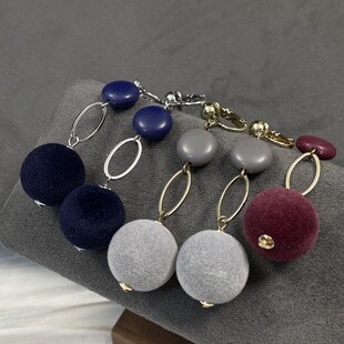 外单余少量小绒球莫兰迪气质灰色耳夹久戴不痛酒红色耳饰长款耳坠