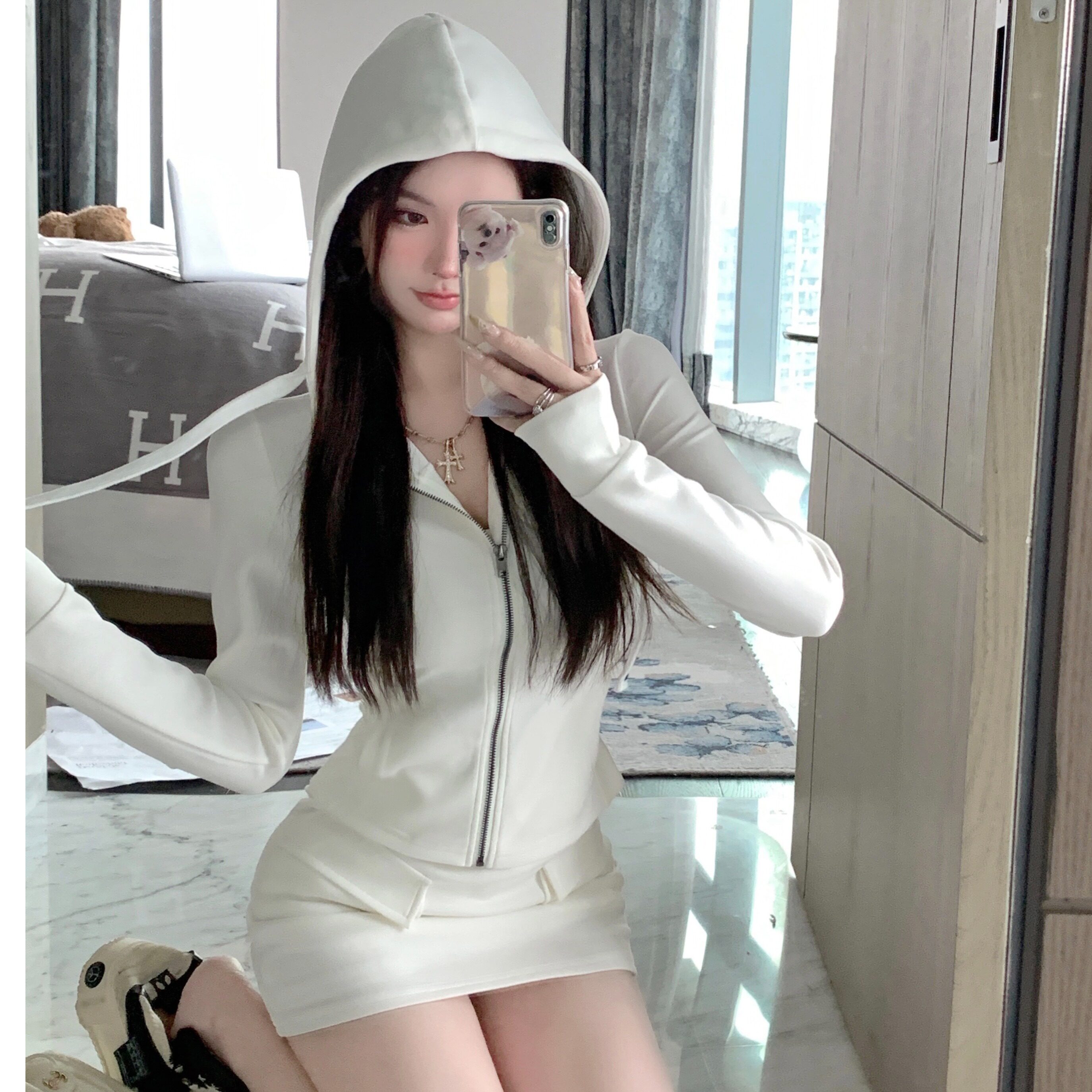纯欲风白色休闲运动套装女春秋短款连帽开衫外套包臀半身裙两件套