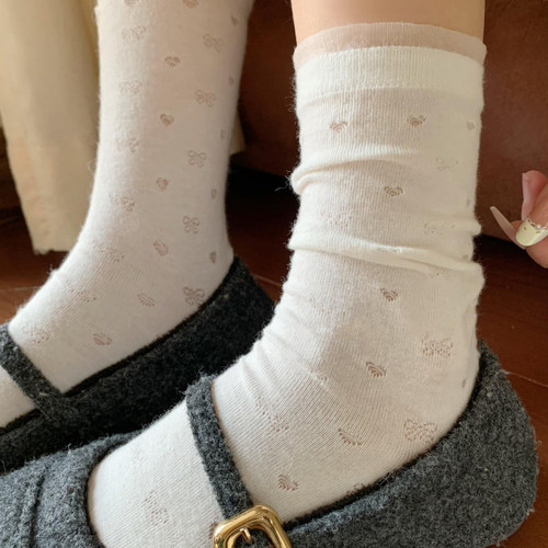 喜欢春天~爱心镂空小白袜可太piu亮了！袜子女无骨春秋透气堆堆中