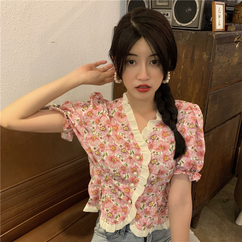 Real shot real price Korean versatile floral top design shirt V-neck temperament short sleeve cardigan shirt