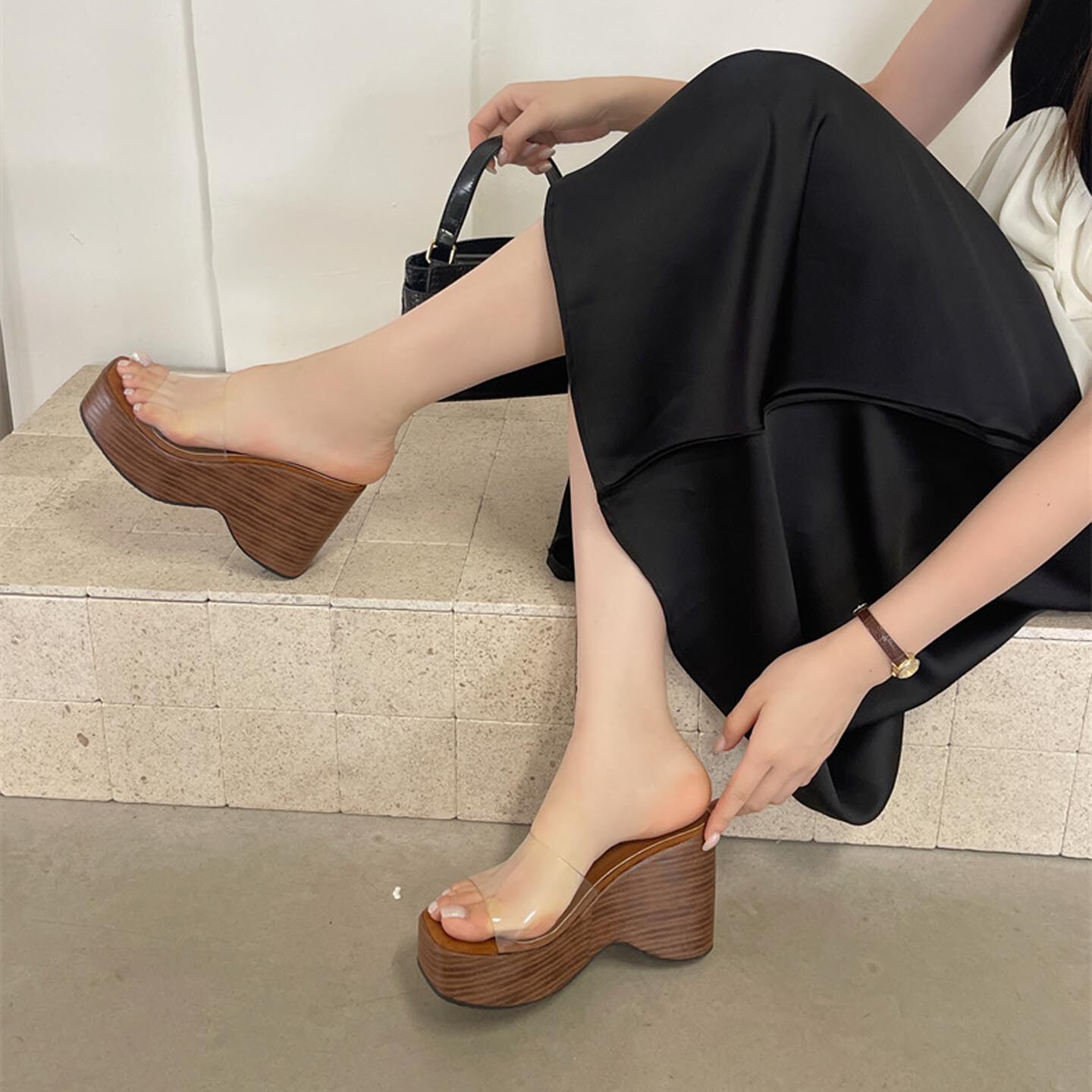 11cm小个子不累脚厚底凉拖鞋女外穿夏季新款透明一字鱼嘴坡跟凉鞋