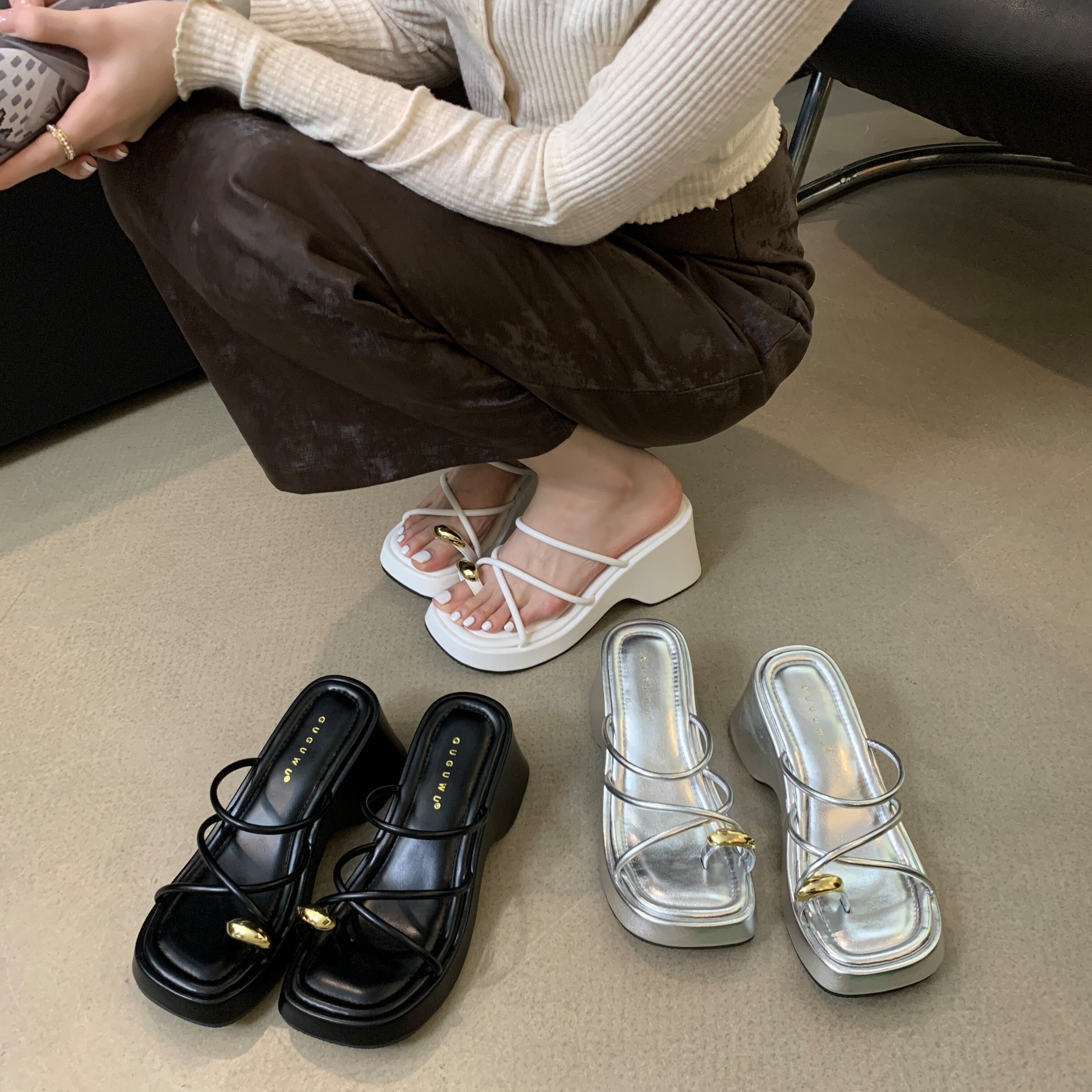 法式设计感小众套趾罗马凉拖鞋2024年夏季厚底拖鞋女外穿粗跟凉拖