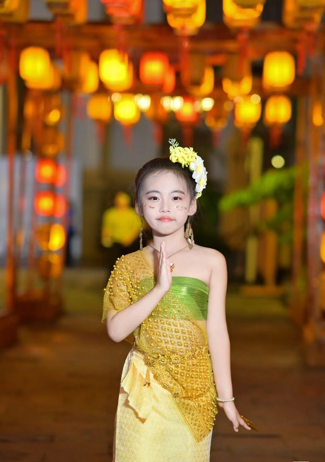 西双版纳傣族民族服装女童六一儿童节表演节目演出服影楼写真套装图片