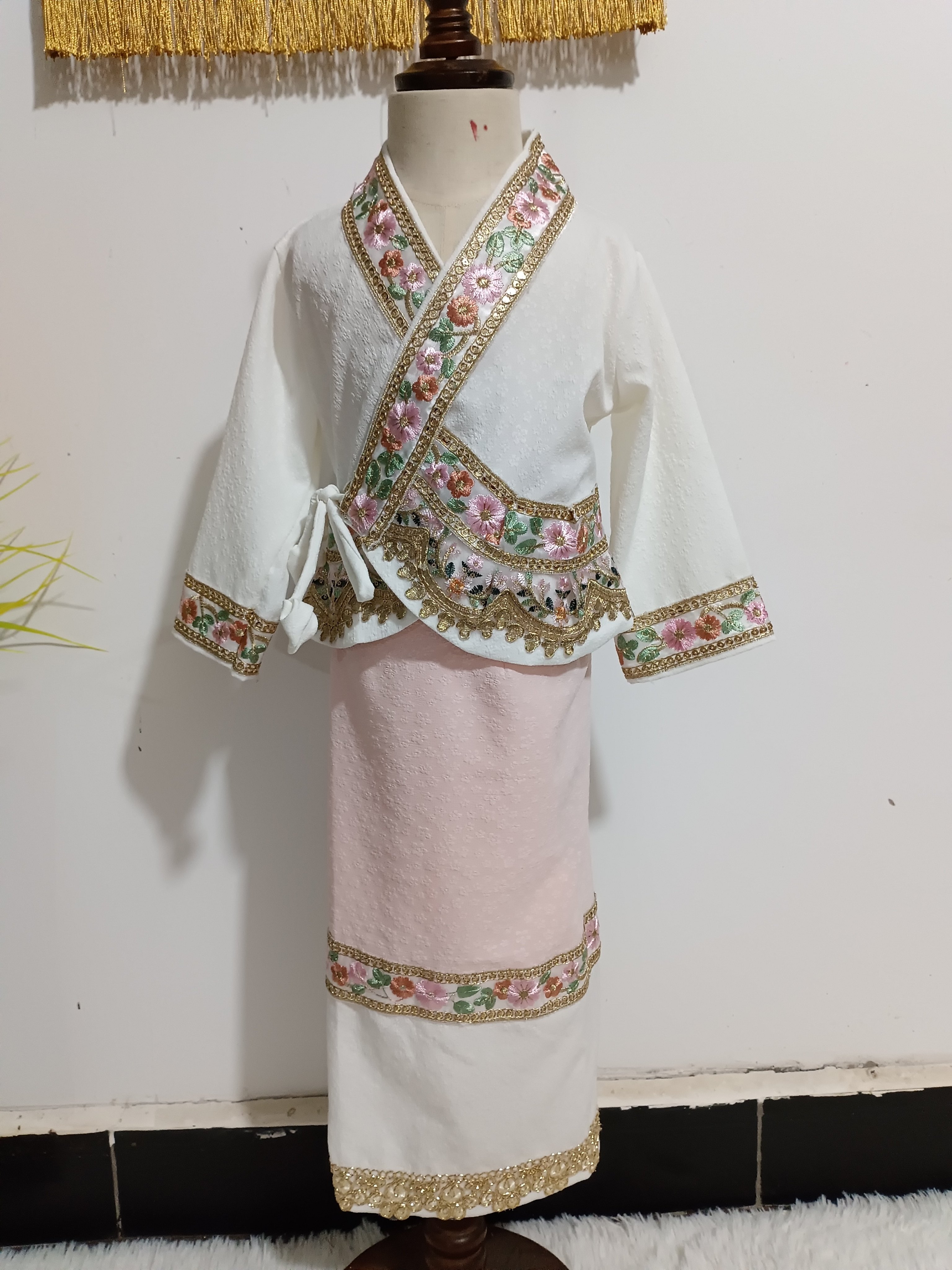 西双版纳傣族女童新款舞蹈服旅游民族风套装舞台表演旅游拍照款