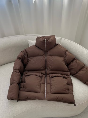 韩国 25AW 秀智刺绣小标 80%鸭绒羽绒服