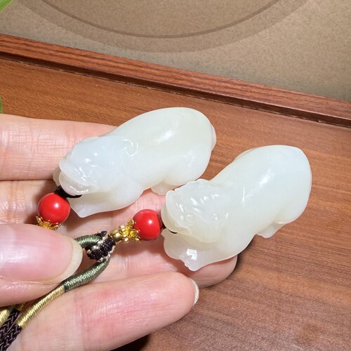 新疆和田白玉籽料貔貅吊坠挂件雌雄貔貅和田玉石雕刻学校
