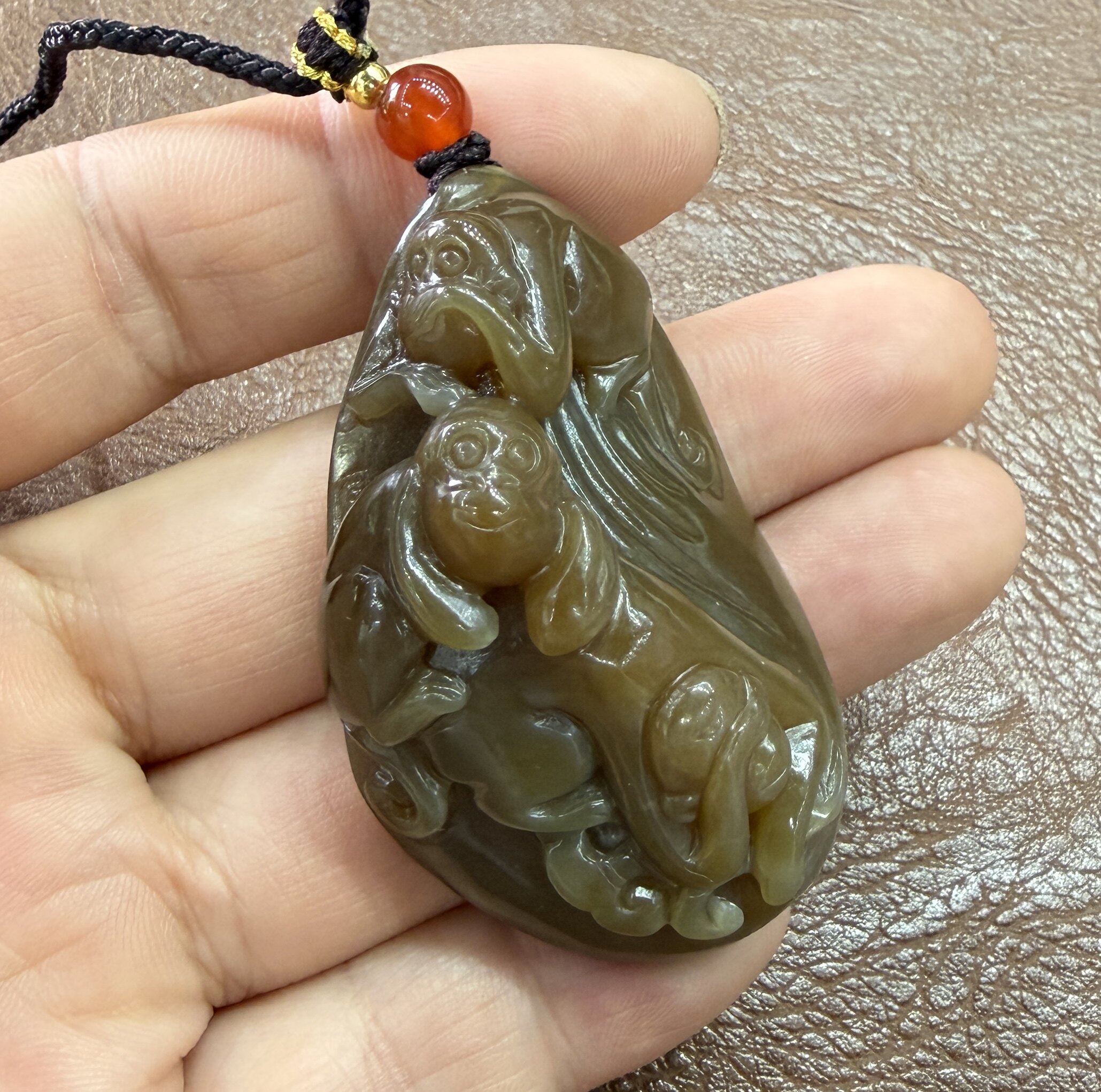 新疆和田糖玉生肖候挂件 原石耳坠茶壶 玉石雕刻培训学校