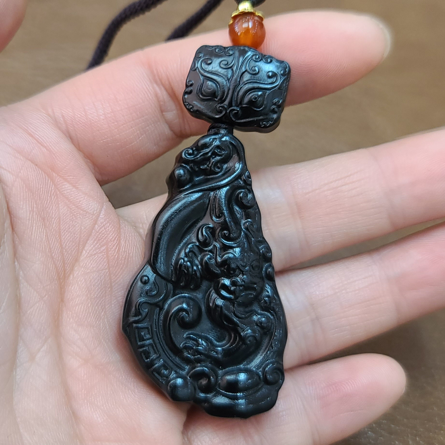 新疆和田墨玉籽料貔貅挂件 手把件摆件戒指戒面 玉石雕刻培训学校