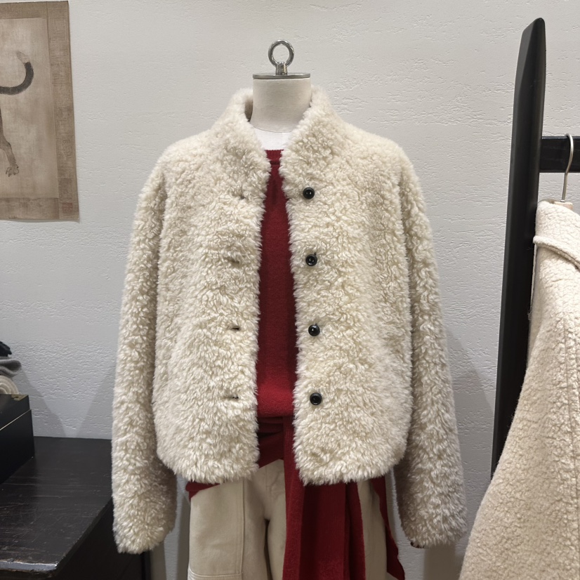 八1104韩国东大门运动瑜伽外套短款大衣区4472263可爱气质冬季