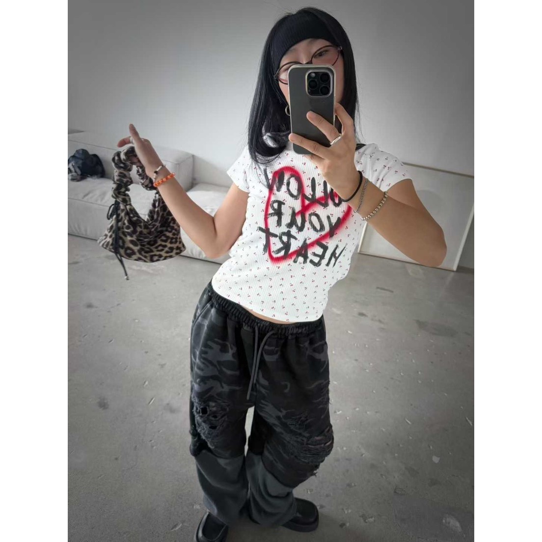 八1130韩国东大门T恤热销区4507456纯色端庄正品档口冬款舒适新款