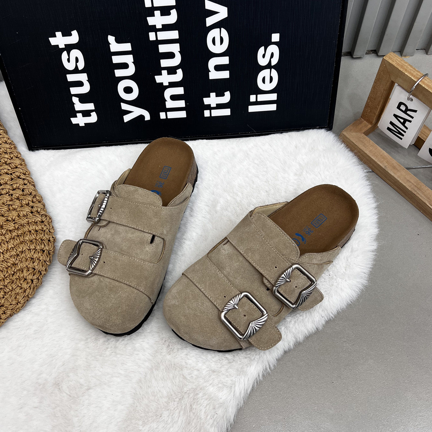 2026春夏新款休闲风双搭扣包头半拖鞋女外穿厚底勃肯鞋舒适休闲鞋