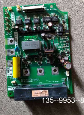 原装正品东芝变频器驱动ⅤF7D-1298 400ⅴ 7.5KW，无烧价格详谈