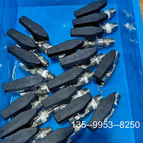 原装正品304锈钢卡套球阀，1/2寸规格，黑色手柄，银色阀体价格详