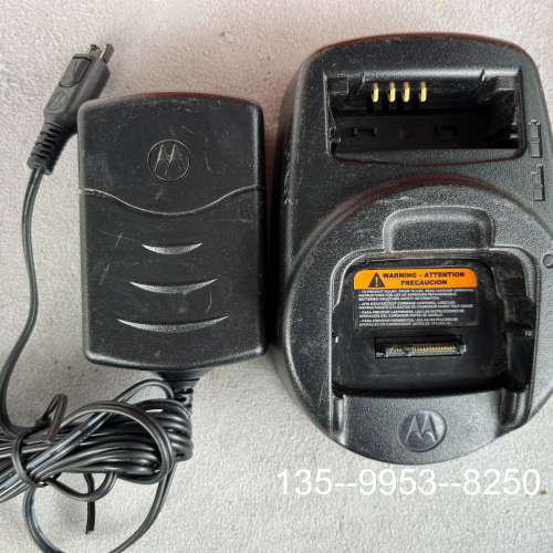 原装正品摩托罗拉MTP850充电器  ，使用，几套价格详谈