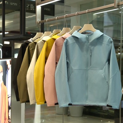 2024春秋季新款男女城市户外休闲徒步旅行三防冲锋衣夹克外套8947