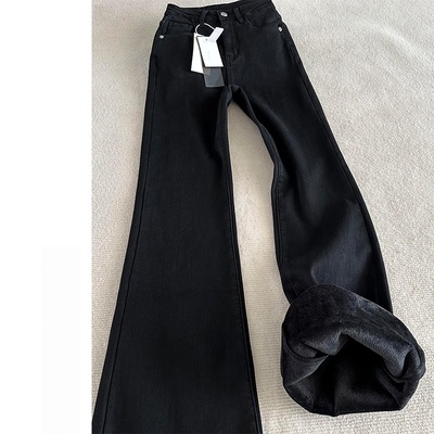 黑色微喇牛仔裤女大码显瘦