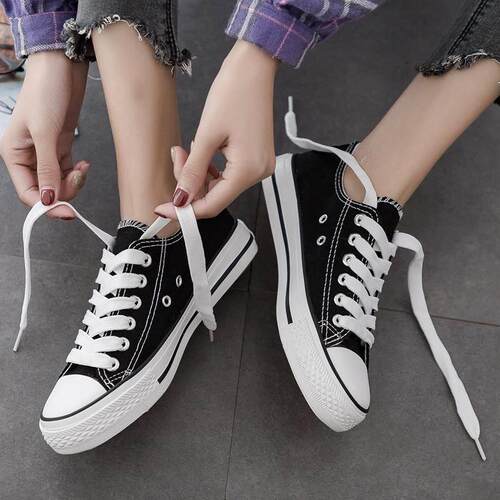 coupleSneakersvfthFWom