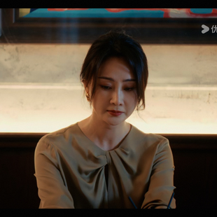 暗恋者的救赎刘欣林鹏同款法式绿色雪纺衬衫女洋气醋酸缎面衬衣秋