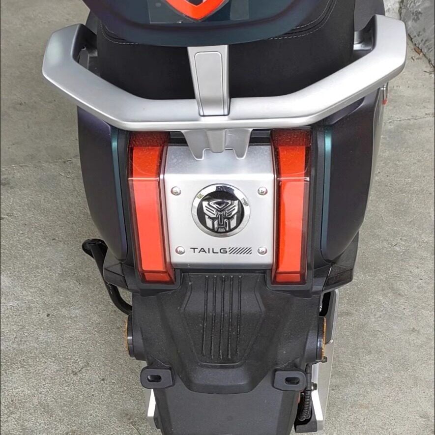 适用于台铃封神电动车头车尾改装变形金刚正派反派立体金属装饰贴