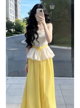 海边度假抹胸背心套装连衣裙子女夏季2026新款多巴胺黄色花苞长裙