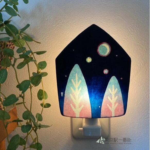 小夜灯森林风景儿童房