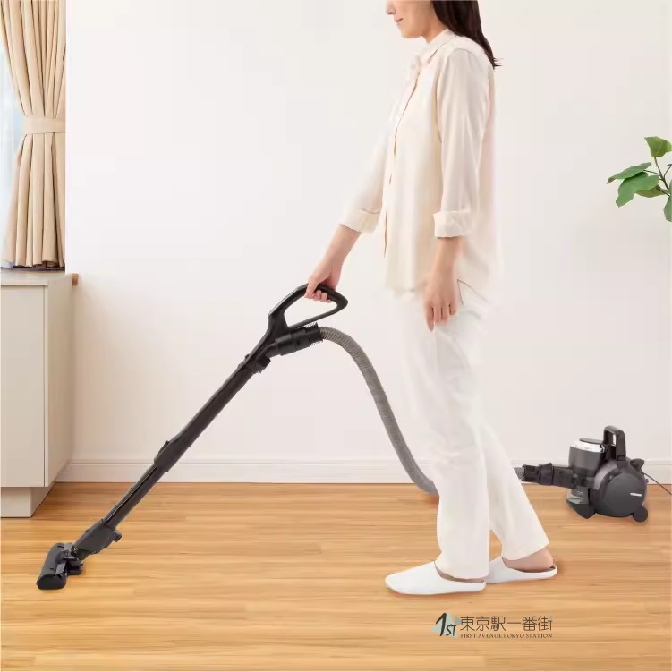 东芝无滤芯旋风吸防缠结吸尘器