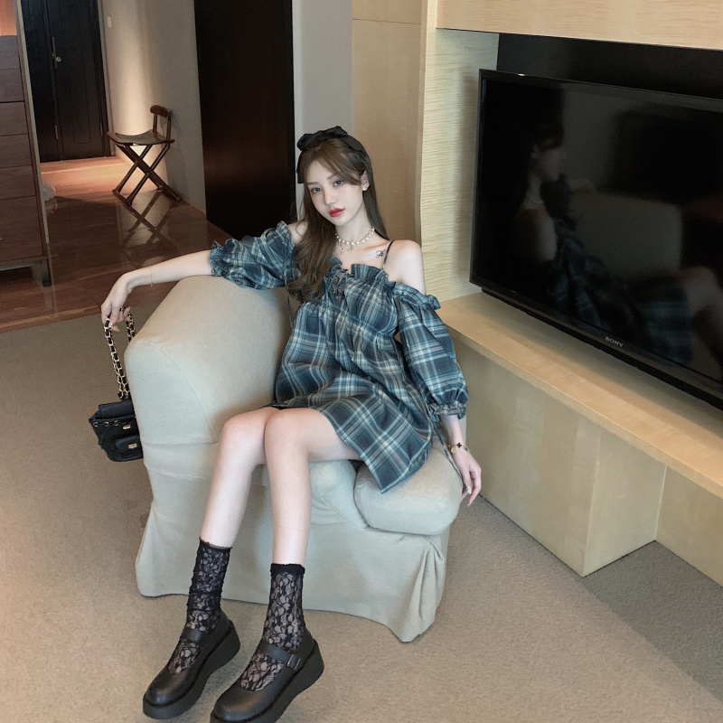 Real price bubble sleeve one shoulder white dress sexy suspender skirt