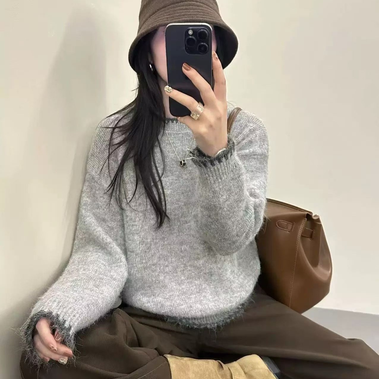 秋冬新款高级感圆领毛衣针织衫女内搭宽松套头韩系外穿打底衫上衣