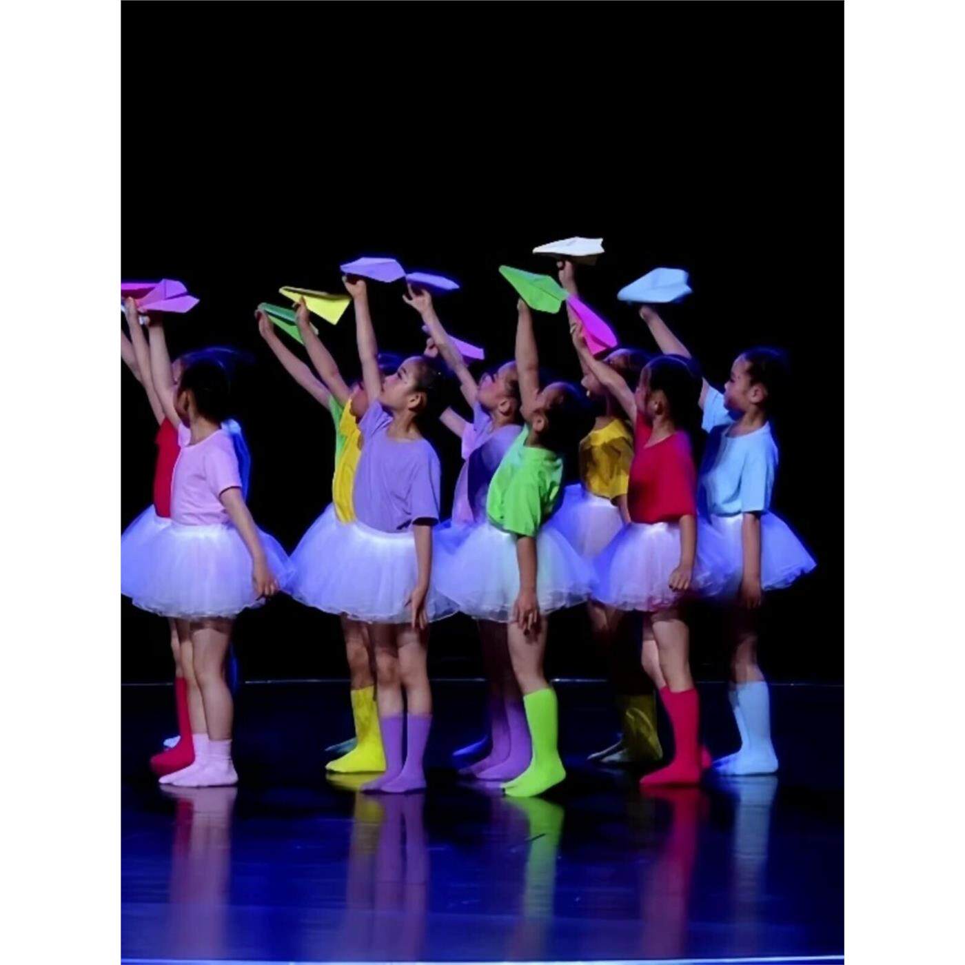 儿童糖果彩色短袖纯棉表演服、纱裙，适合时间较长的儿童使用，可