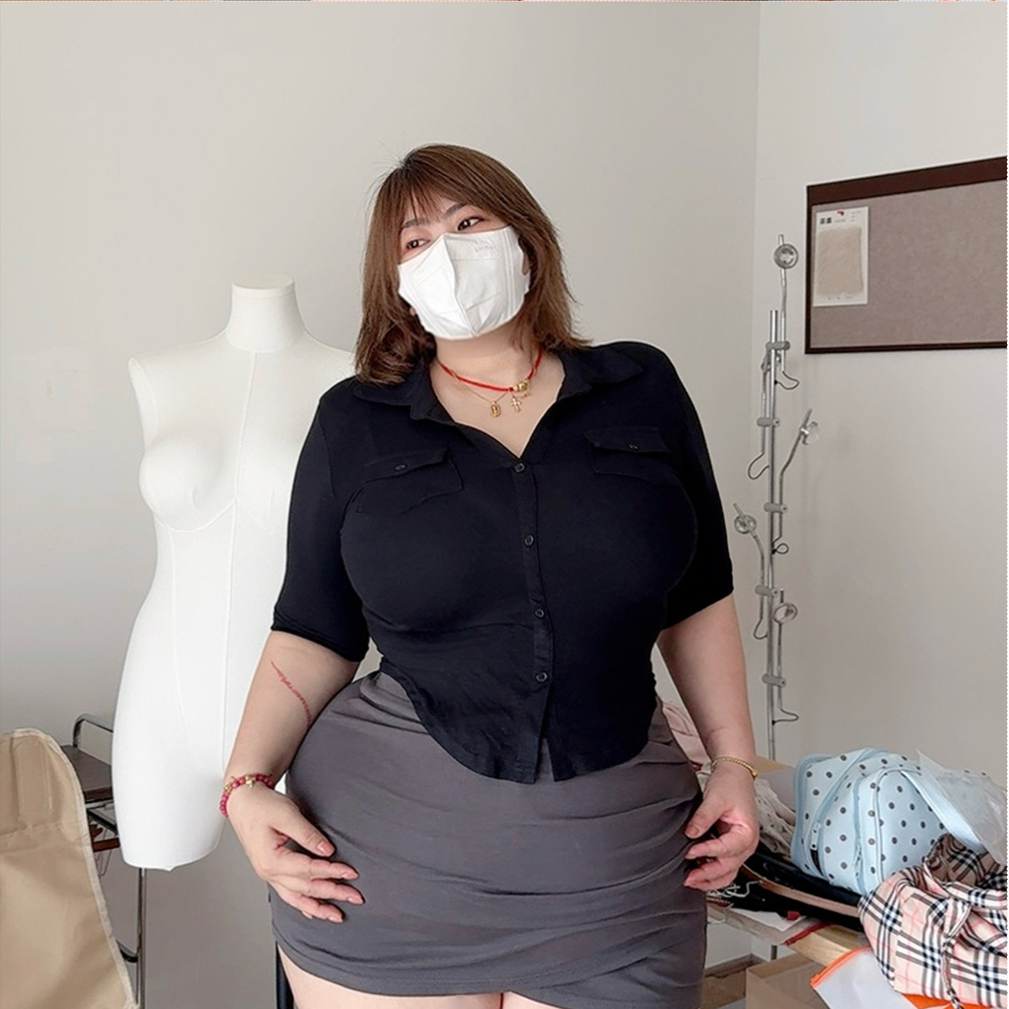 胖mm大码女装V领中袖衬衫