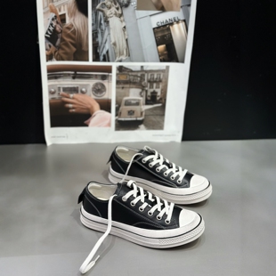 欧货IDO2026春季新款女鞋做旧复古黑色板鞋女软底低帮休闲鞋百搭