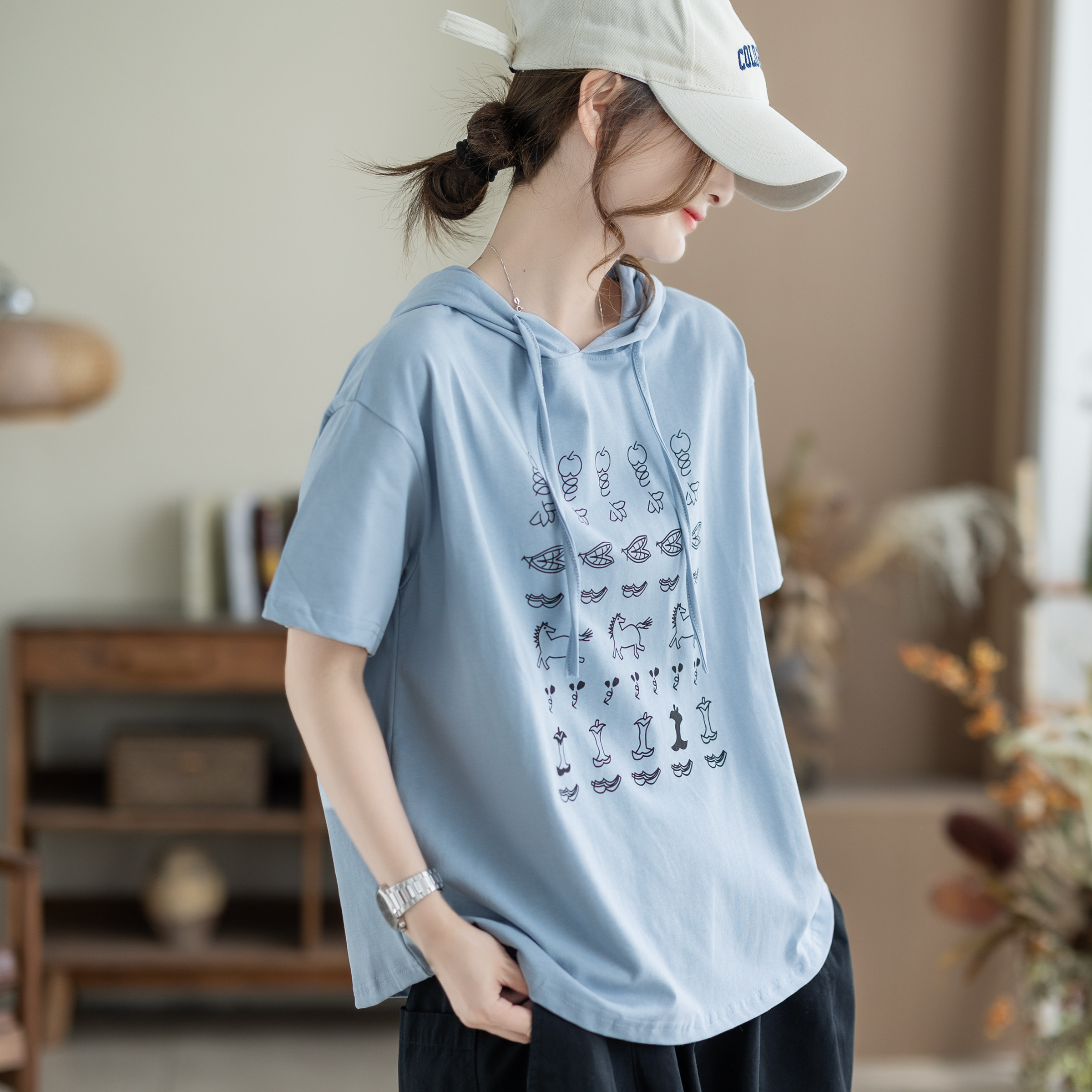 咖咪羽T恤女夏季新款宽松显瘦连帽卡通印花设计感减龄女装短袖女