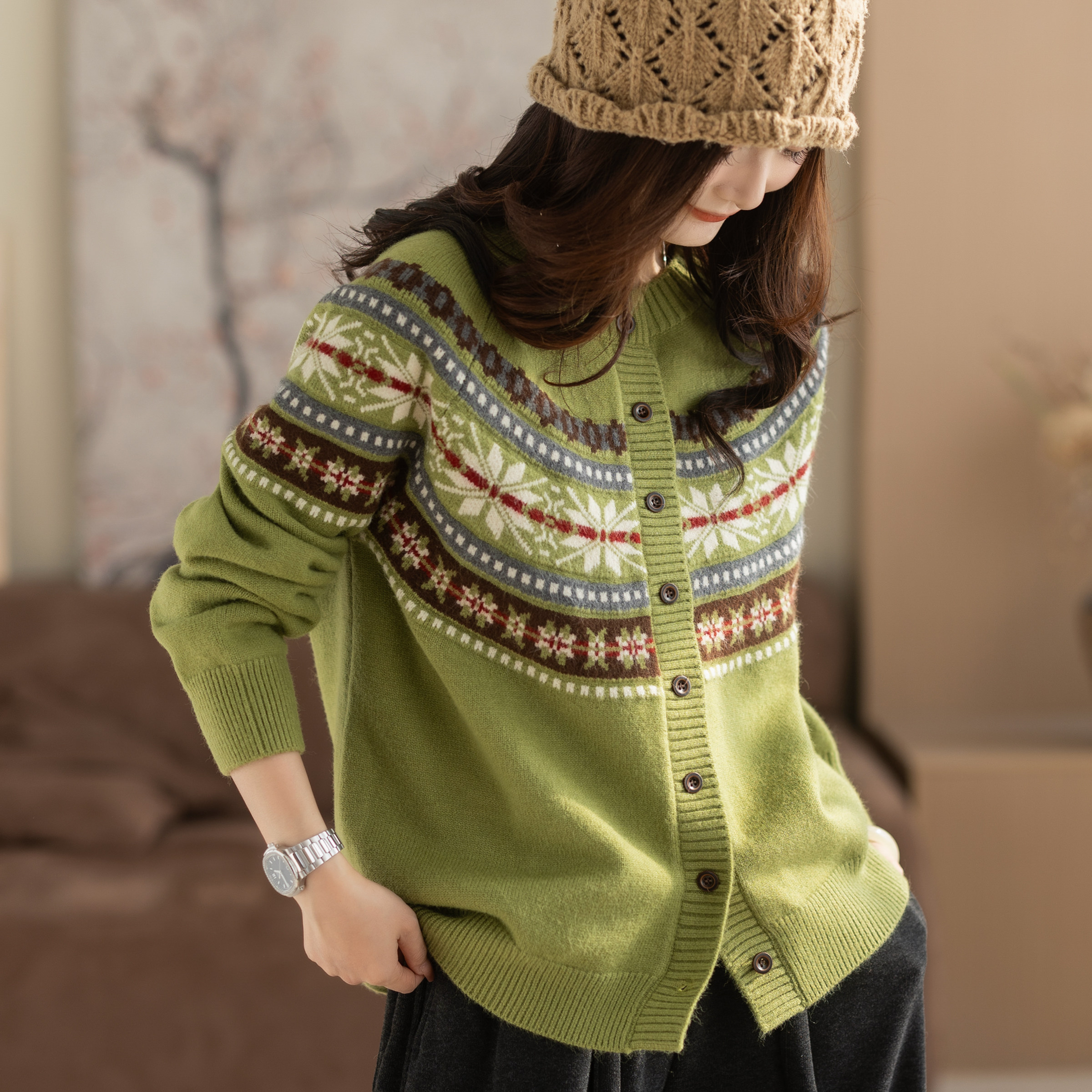 咖咪羽针织衫女冬装新款流行提花9.8%羊毛休闲宽松女装毛衣外套