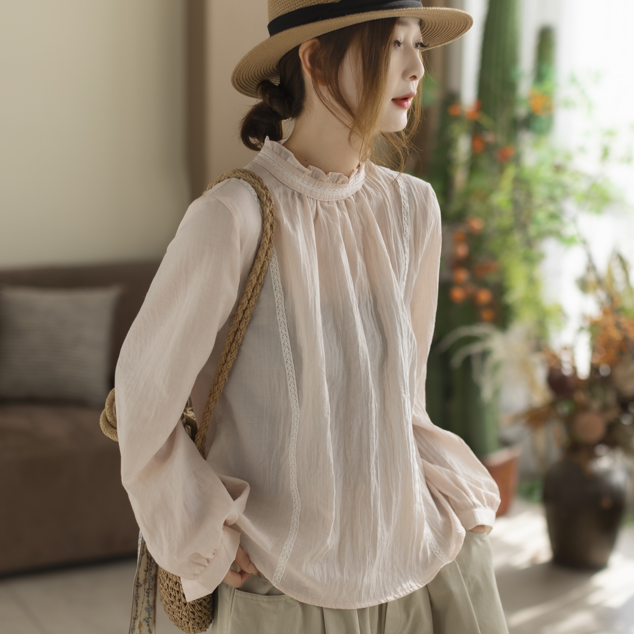 咖咪羽衬衫女春秋新款圆领文艺全棉显瘦套头气质流行好看女装衬衣