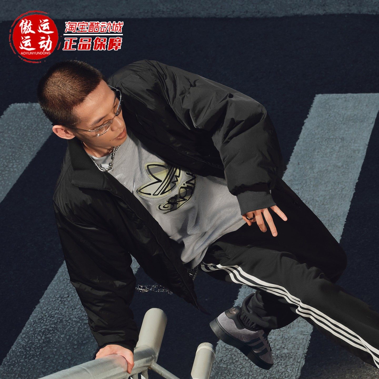 阿迪三叶草男子飞行员运动棉服