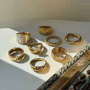 老钱风轻奢高级感金色夸张叠戴大戒指小众vintage尾戒闺蜜不掉色