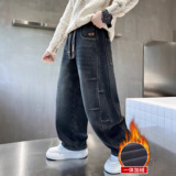 儿童装男童冬季裤子新款中大童保暖秋冬款一体加绒加厚牛仔裤，童装裤子，摩比熊