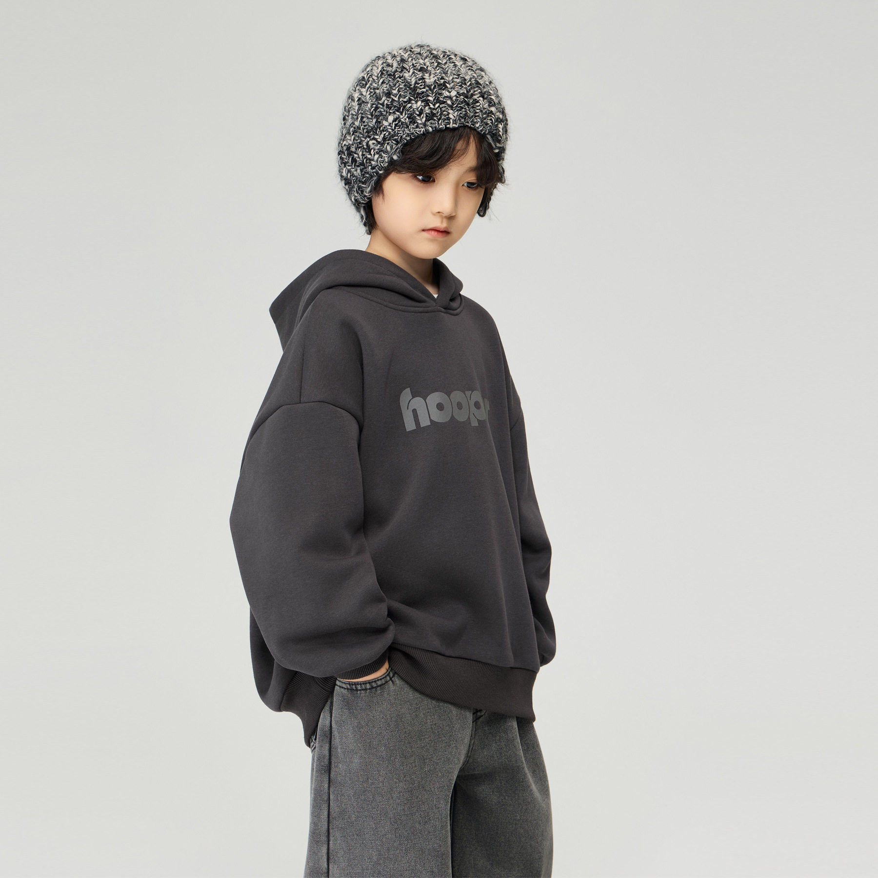 冬季新款儿童帅气字母印花加厚上衣男中大童一体绒连帽卫衣潮，童装卫衣/绒衫，摩比熊